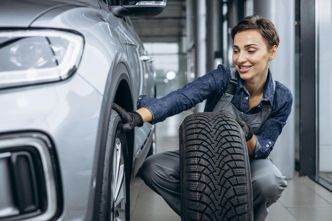 Mechanic at work — Kia starter reference